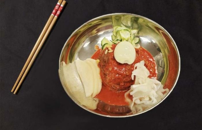 30-BIBIM-NAENGMYUN-705x470